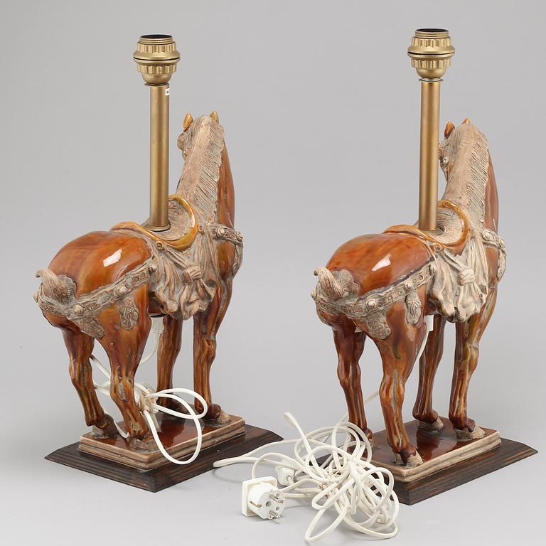 A pair of late 20th century table lamps.