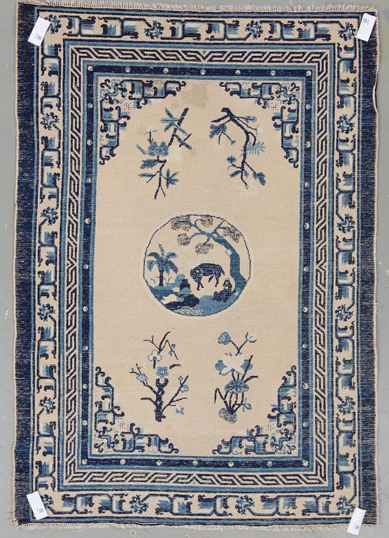 MATTA. Antik, Kina. Ca 181x129 cm.
