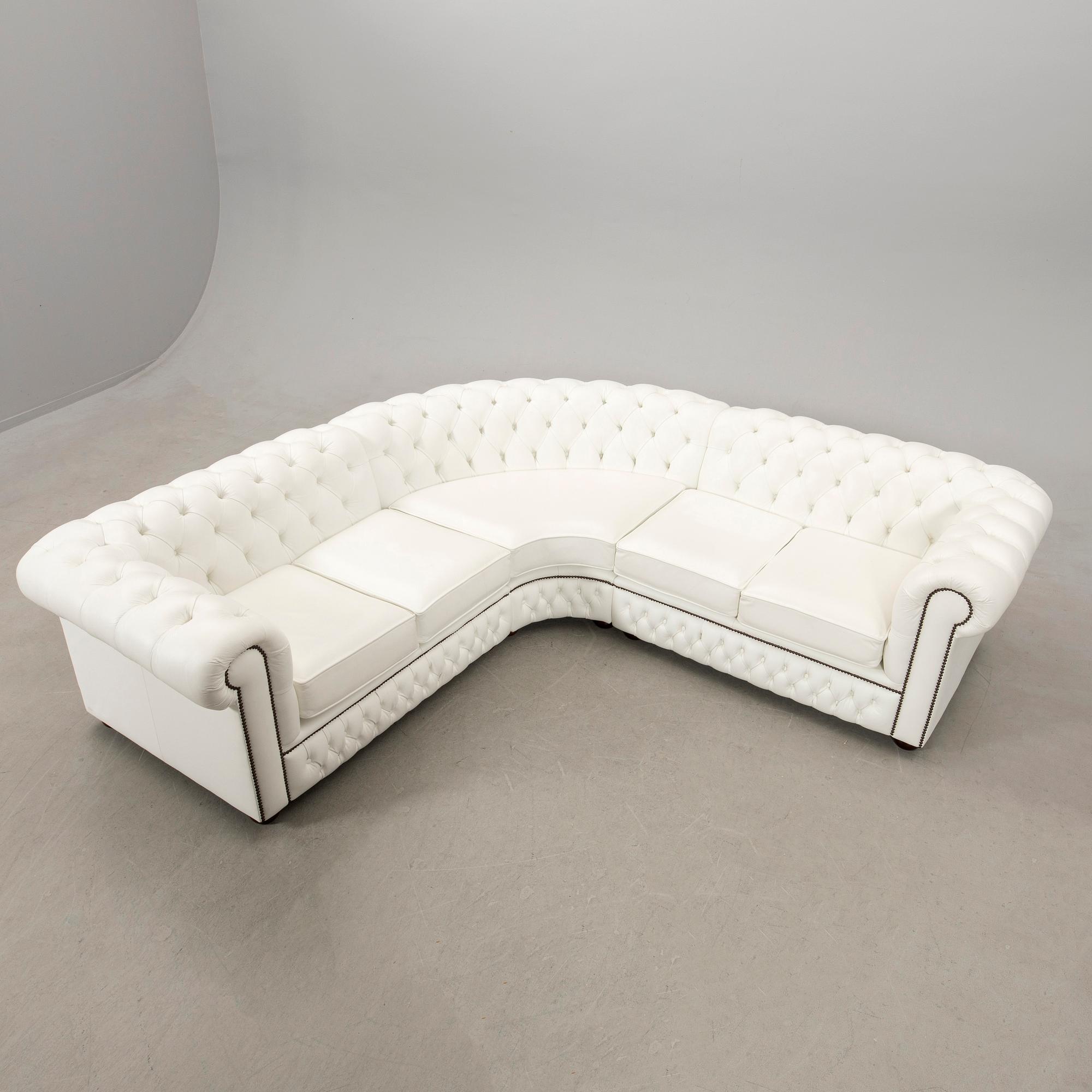 Hörnsoffa, England modern tillverkning.