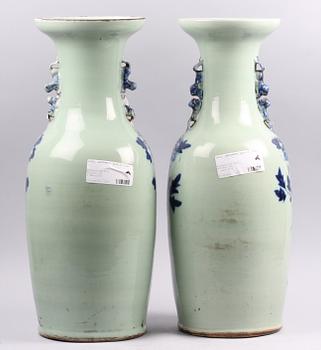 GOLVURNOR, 2 st, porslin. Kina.