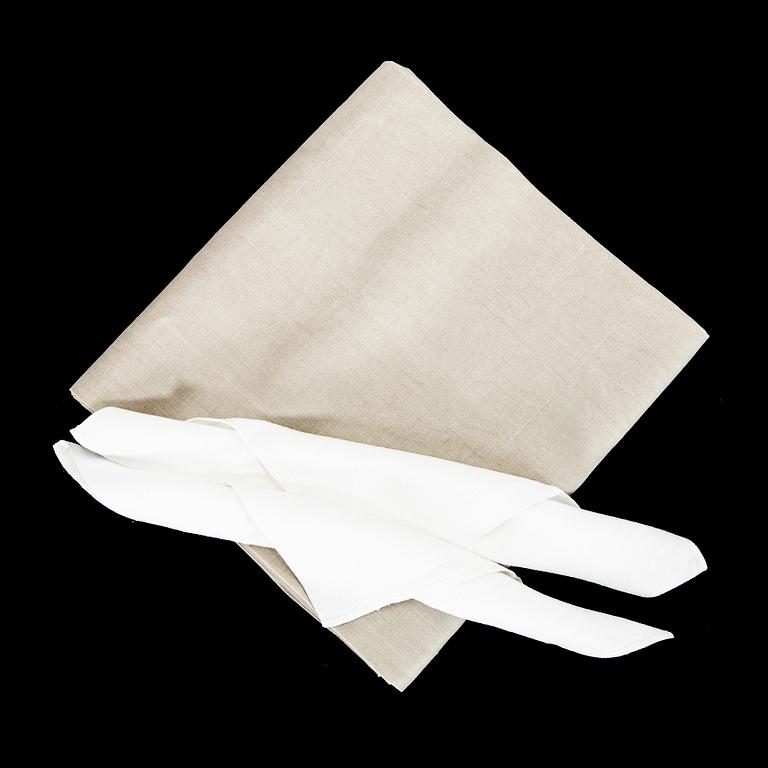 INGRID DESSAU, duk samt 12 servietter Nobel linne för Klässbols 1900-talets senare del.