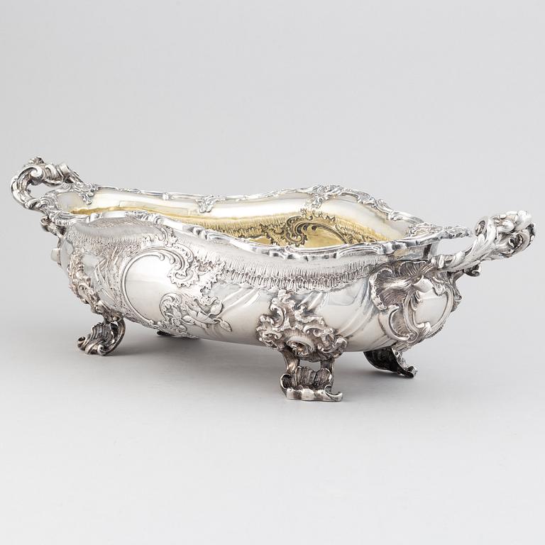 A German rococo-style parcel-gilt silver jardiniere. Late 19th / early 20th century.