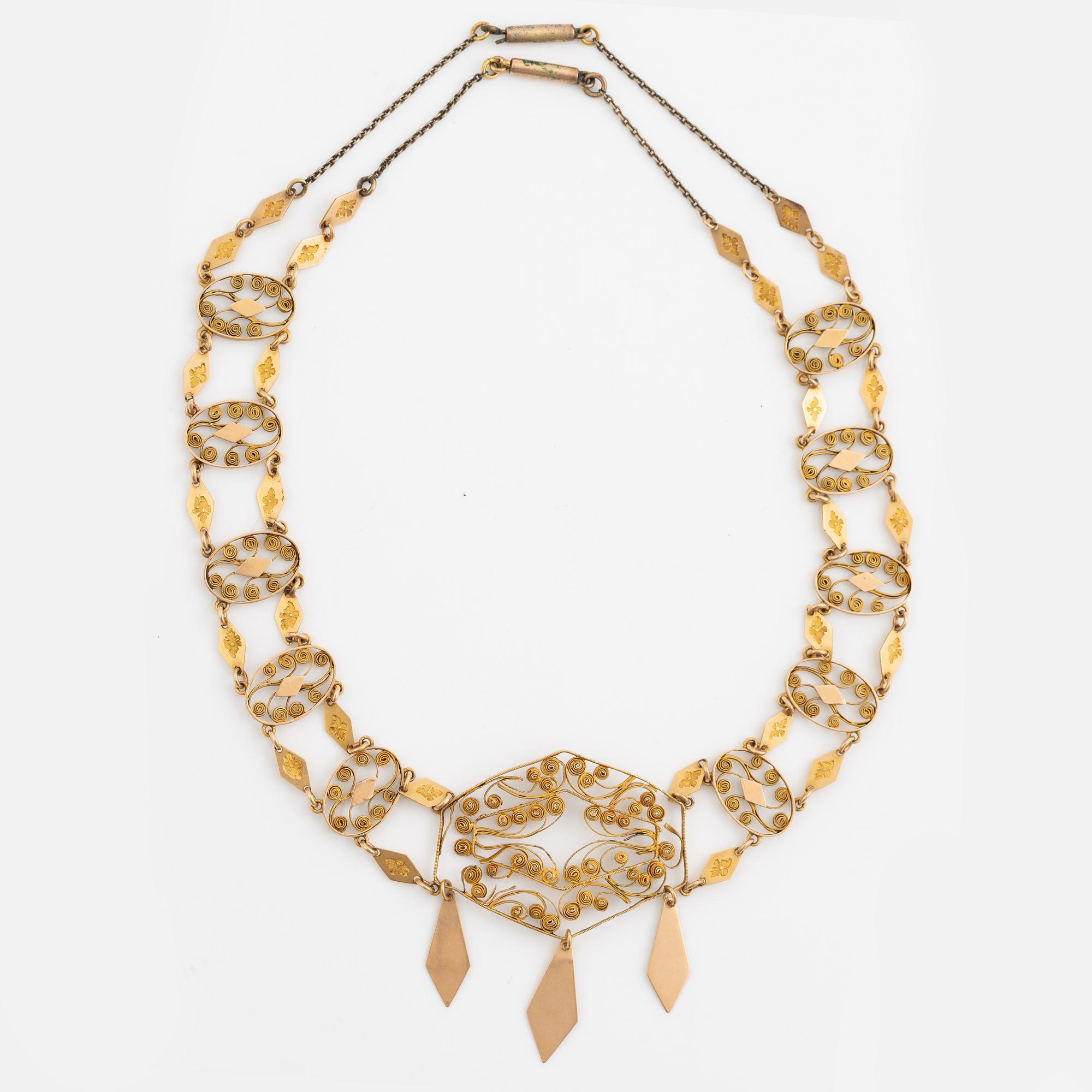 Collier 18K guld, filigranarbete, troligen omkring sekelskiftet 1900.