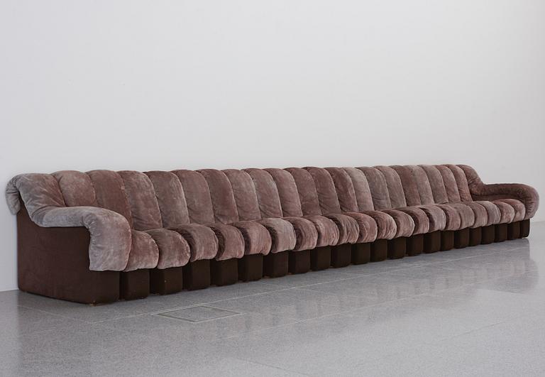 Ueli Berger, Eleanora Peduzzi-Riva och Heinz Ulrich, a "DS-600" "Non-Stop" sofa for De Sede, Switzerland, 1970's.