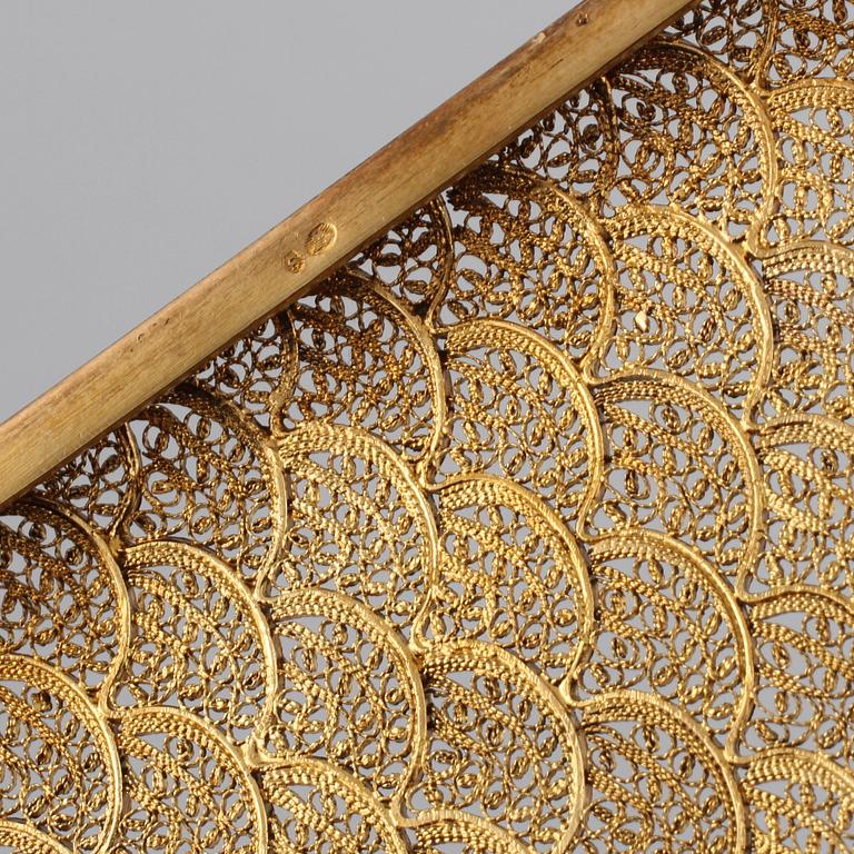 CIGARETTETUIER, 2 st, silver, 1900-tal. Vikt 220 g.