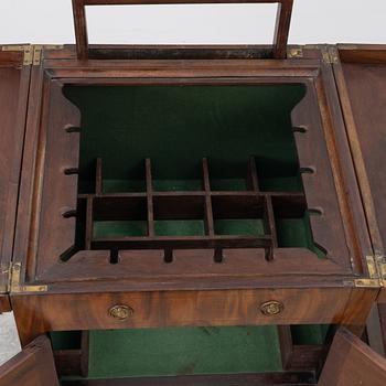 Washbasin, England, circa 1800.