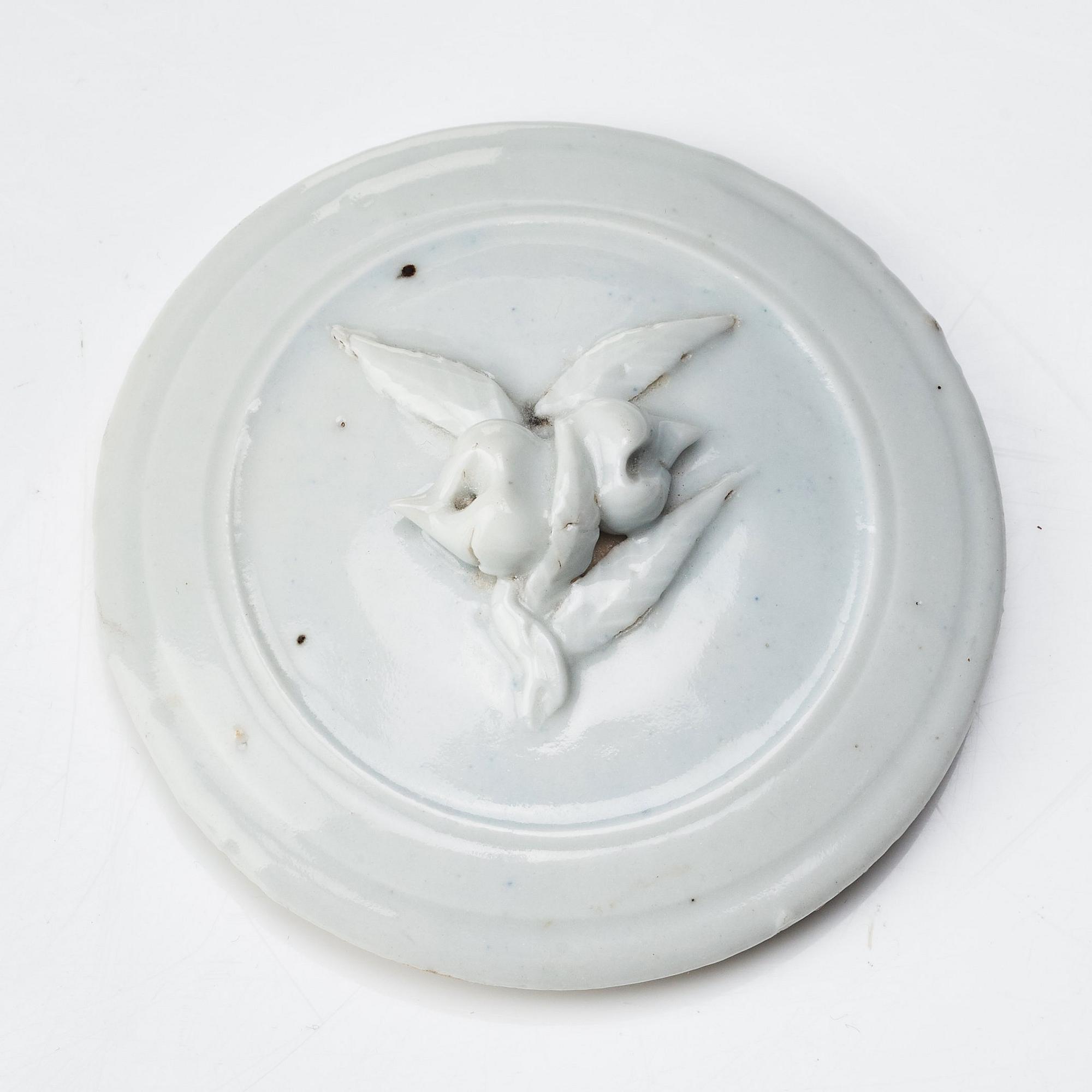 Burk med lock, porslin. Qing dynastin, Kangxi (1662-1722).