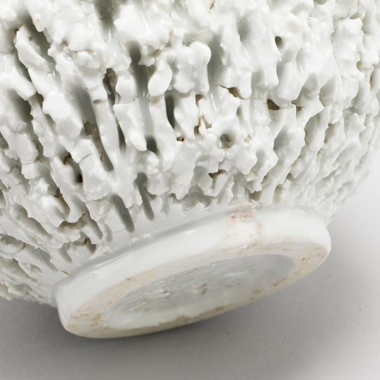 GUNNAR NYLUND, vaser, 2 st, chamotterat stengods, Rörstrand, modellen formgiven 1936.