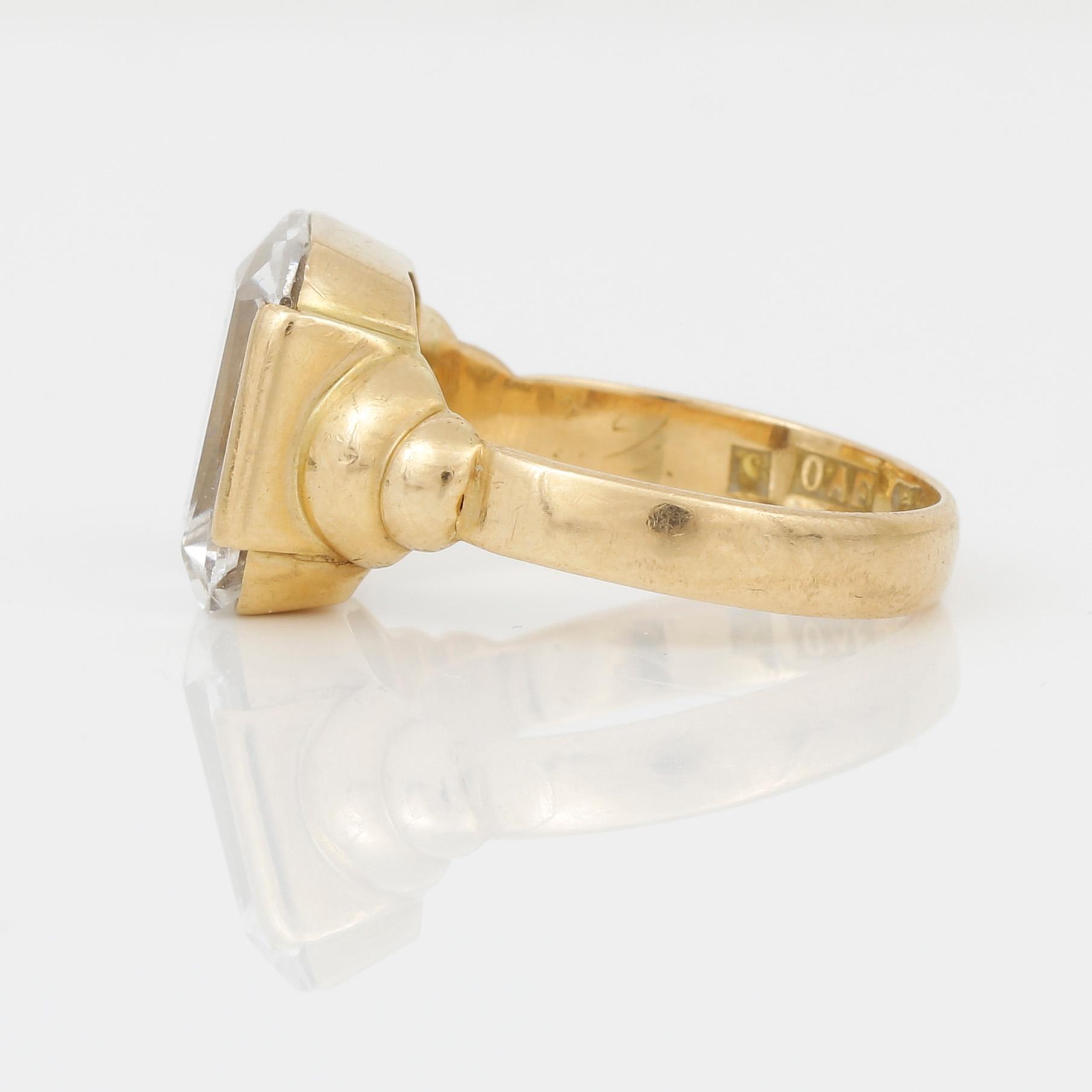 RING, 18K guld med trappslipad bergkristall, ca 5,33 ct, OAF, Skara, 1882. Vikt ca 5,60 g.