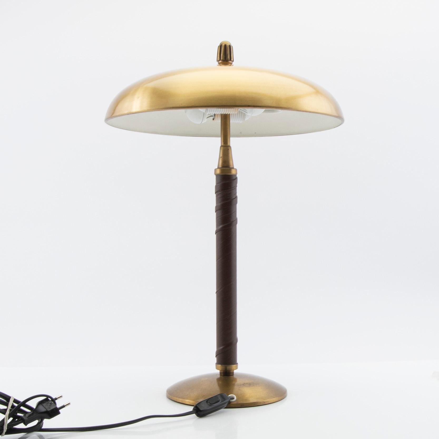 Einar Bäckström's Metal Goods Factory, table lamp, model '5013', Swedish Modern, 1940s.