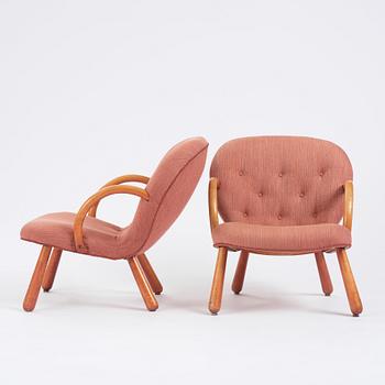 Swedish Modern ett par, "Clam chairs",  möjligen  Erik Eks Snickerifabrik, sannolikt 1950-tal.