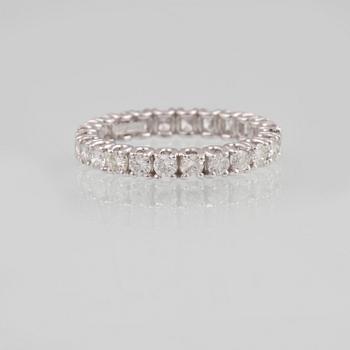 RING, 18K vitguld med fasettslipade diamanter ca 1,58 ct. Vikt 2,6 gram.