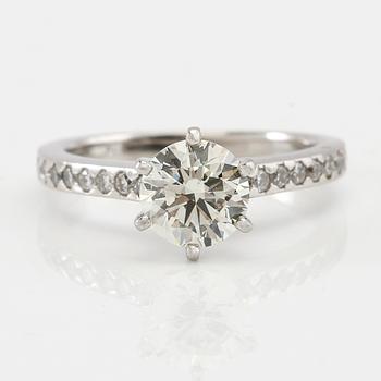 Ring platina med runda briljantslipade diamanter, Giraux Fine Jewelry San Francisco USA, GIA report.