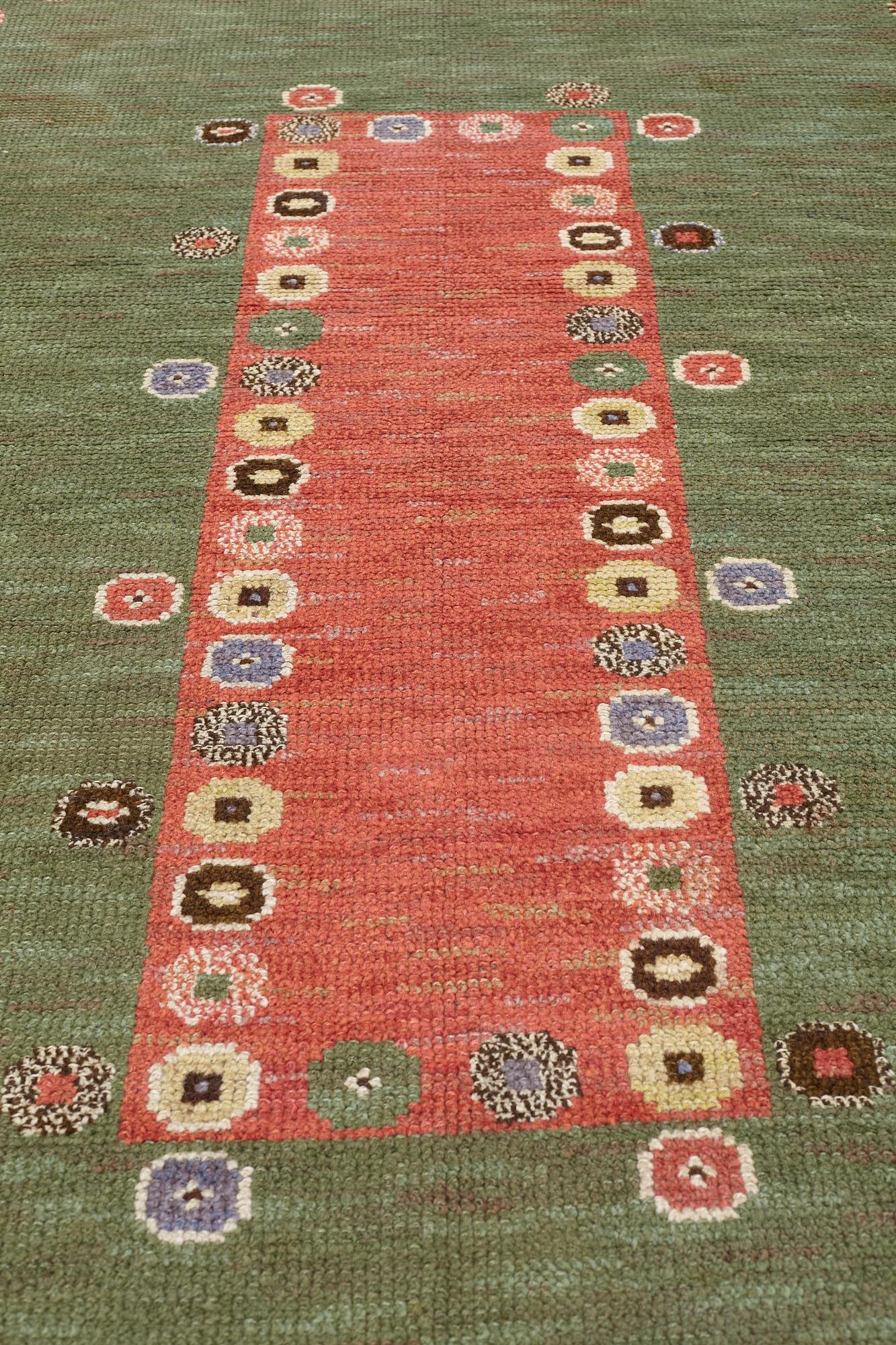 Märta Måås-Fjetterström, MATTO, "Tusenskönan" ("Bellis"), knotted pile, ca 297 x 208,5 cm, signed AB MMF.