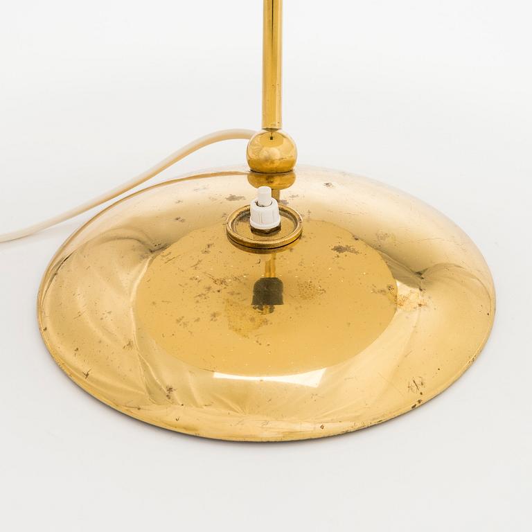 A mid-20th century 'EV 65' table lamp for Itsu.