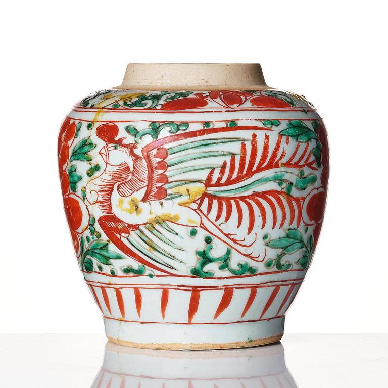 A Transitional wucai jar, 17th Century.