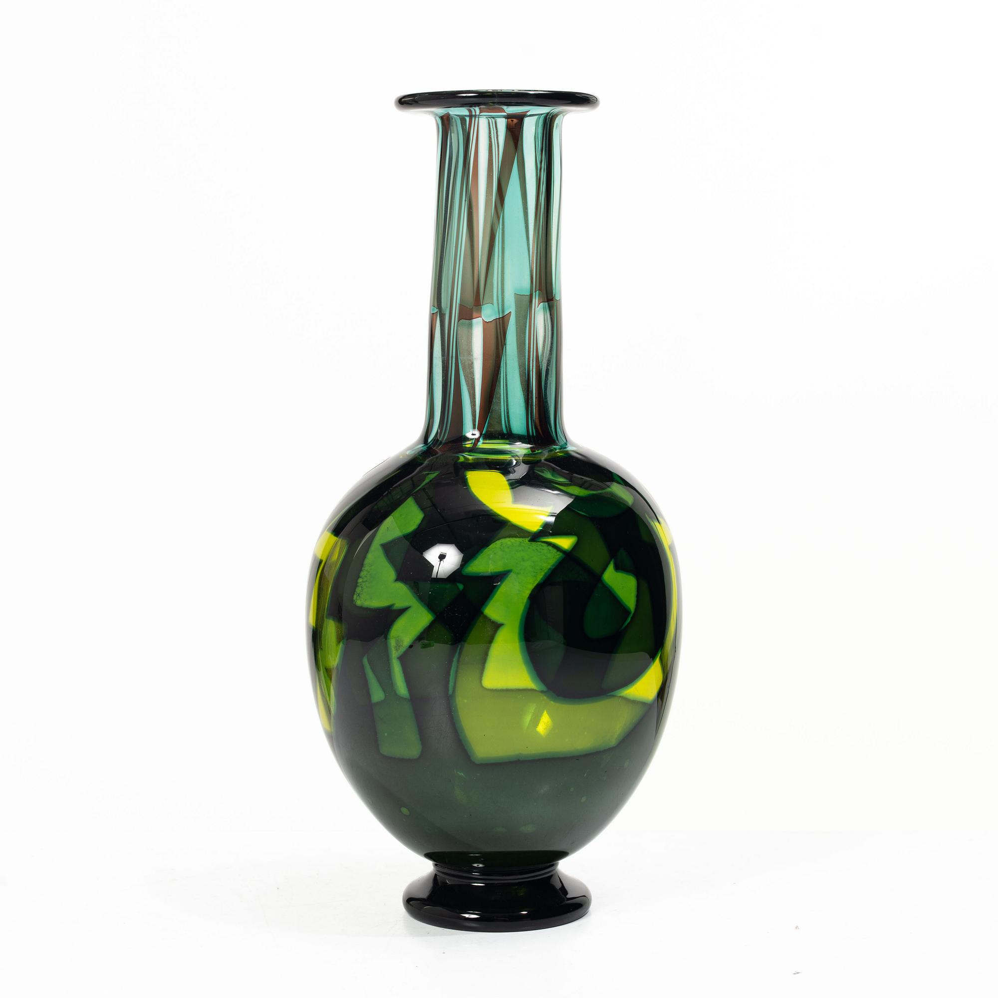 Eva Englund, Vase, glass, Orrefors 1988.