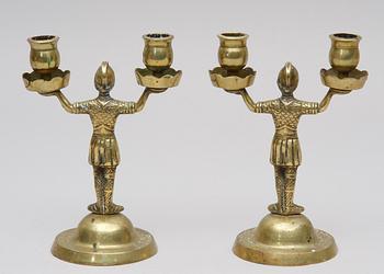 KANDELABRAR, ett par. Mässing.