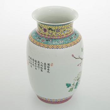 Vase and bowls 2 pcs, China.