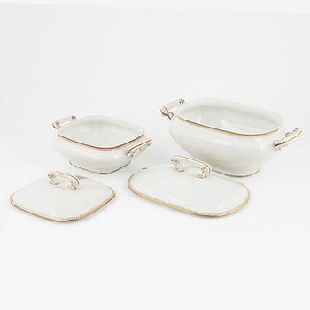 A 82 piece porcelin dinner service, France. With the Hamilton family coat of arms.