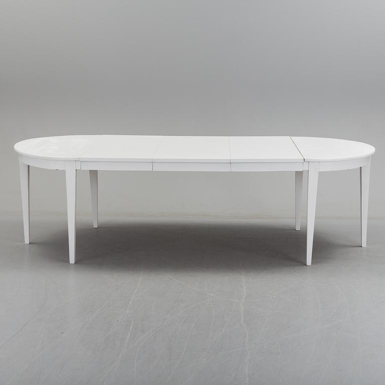 Dinnertable, 19th century.