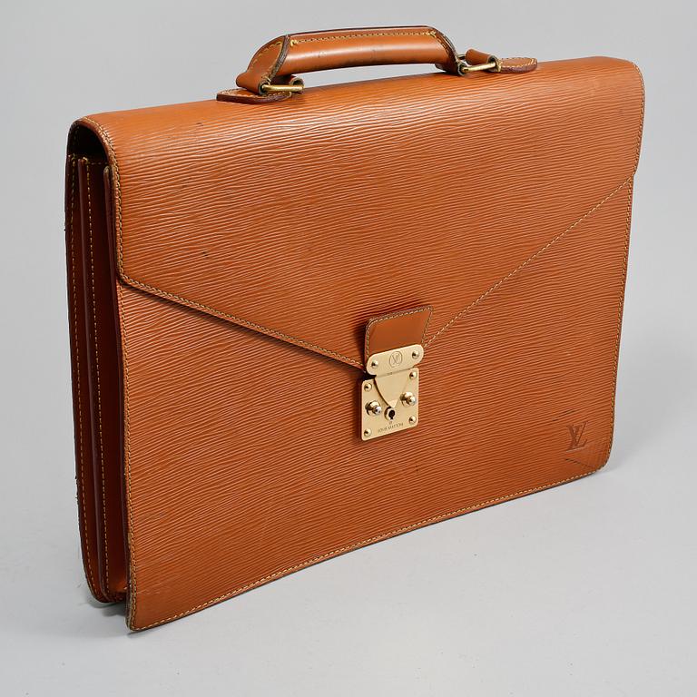 PORTFÖLJ, "Serviette conseiller ambassadeure Epi", Louis Vuitton, Paris, Frankrike.