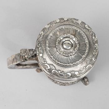 Dryckeskanna, barockstil, silver, svensk importstämpel, 1900-talets första hälft.