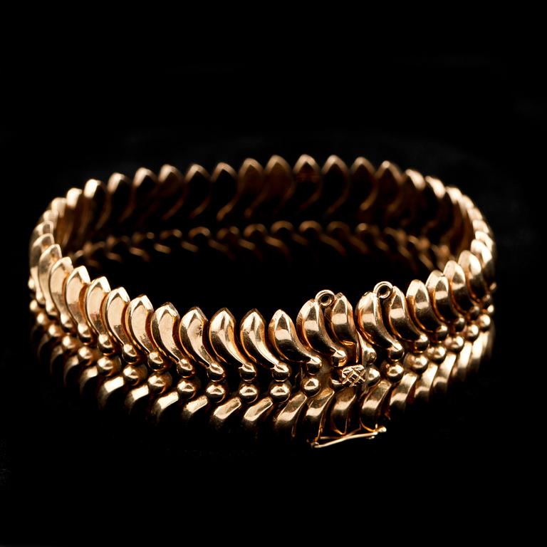 ARMBAND, 18k guld, utländska stämplar, 1900-talets sista kvartal. Vikt 60 g.