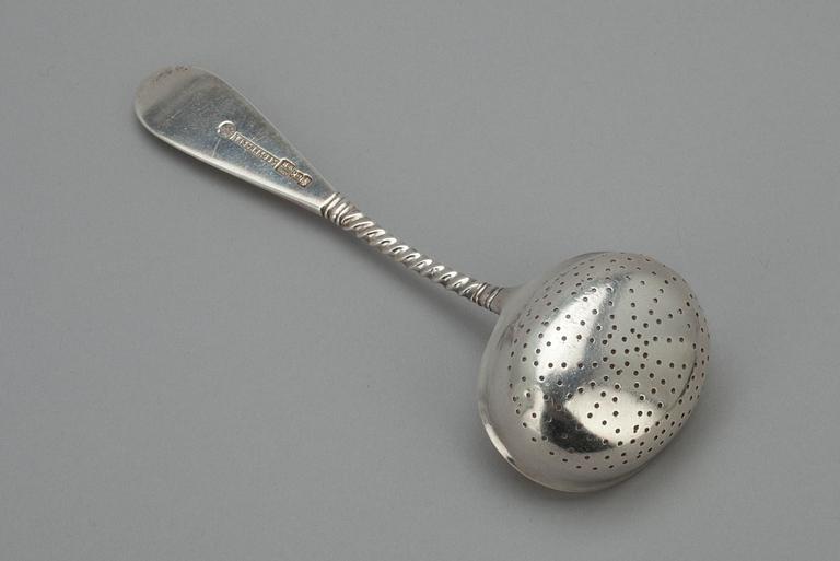 STRÖSKED, silver, Hlebnikov (Хлъбниковь), Moskva 1876. Vikt 64,9 g.