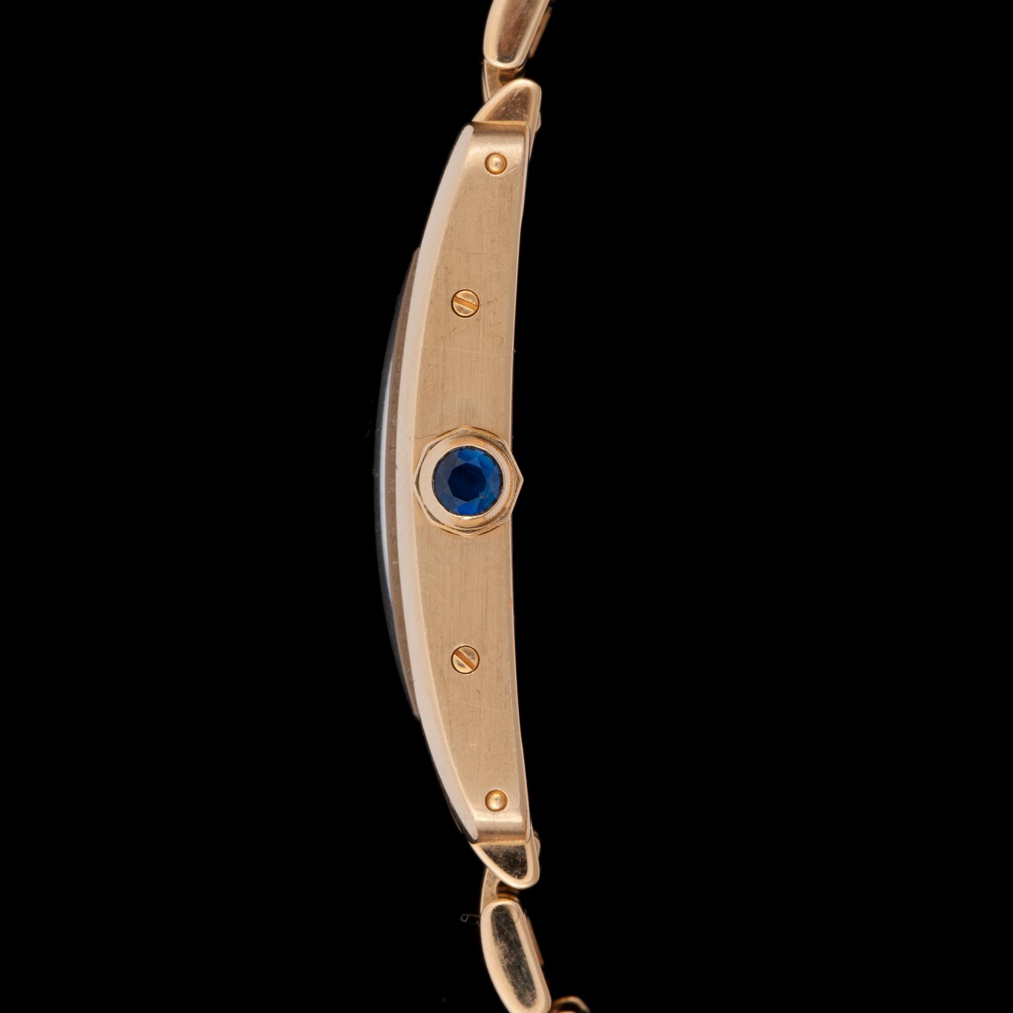Cartier Tank Americaine. Gold. Quartz. 19 x 28 mm. 1990s.