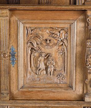 SKÅP, renässansstil, C.E. Jonsson möbelfabrik, Stockholm, 1900-talets början.