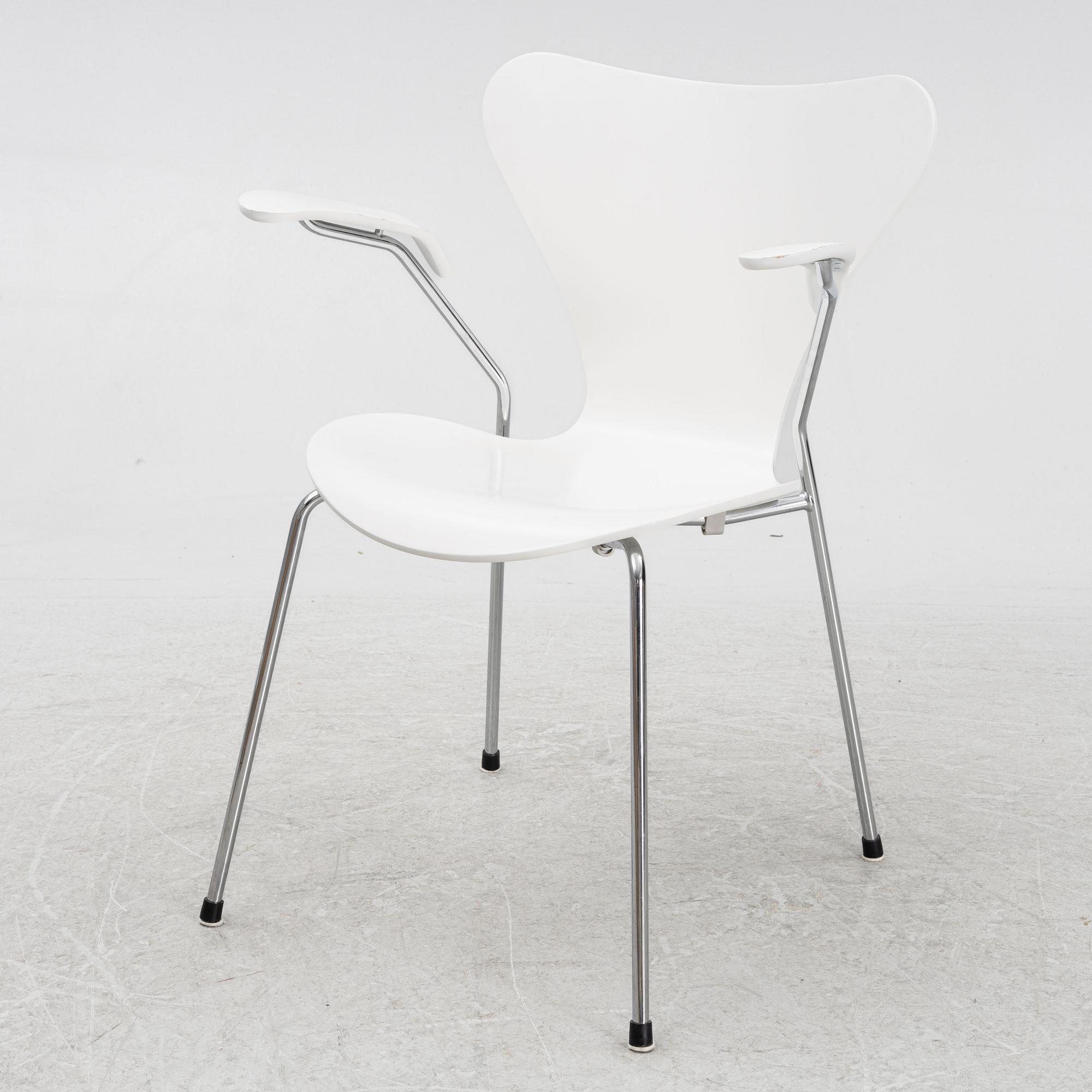 Arne Jacobsen, karmstol, "Sjuan", Fritz Hansen, Danmark, 2002.