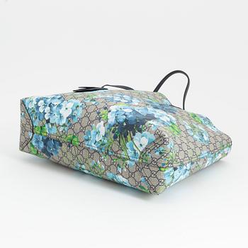 Gucci, a canvas shopper.
