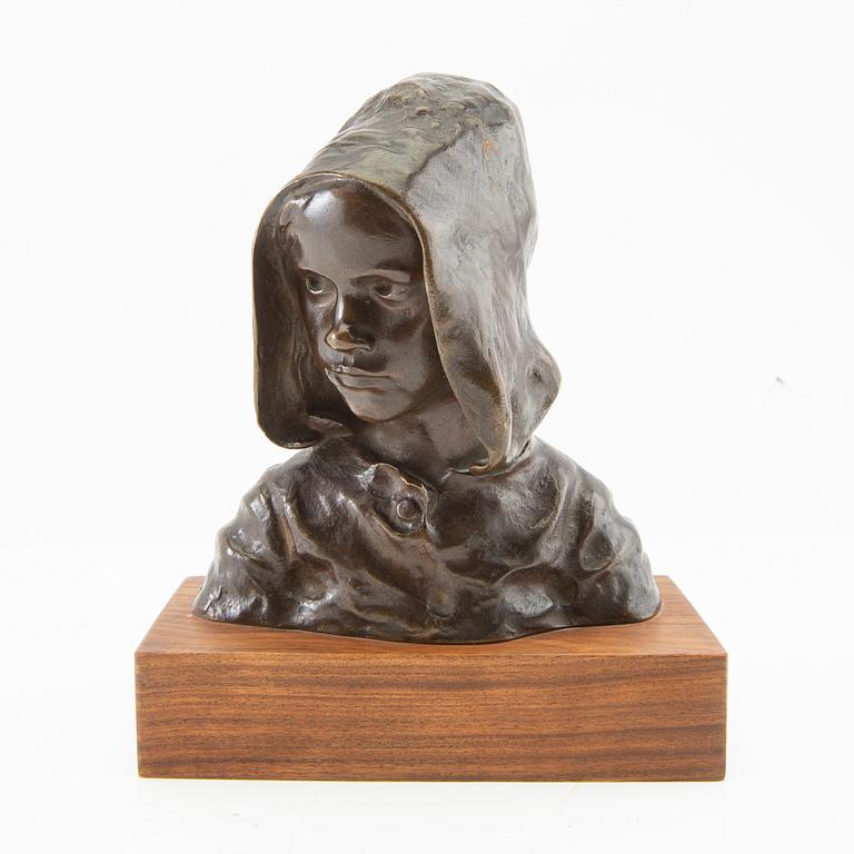 Ruth Milles, sculpture Dutch Girl.