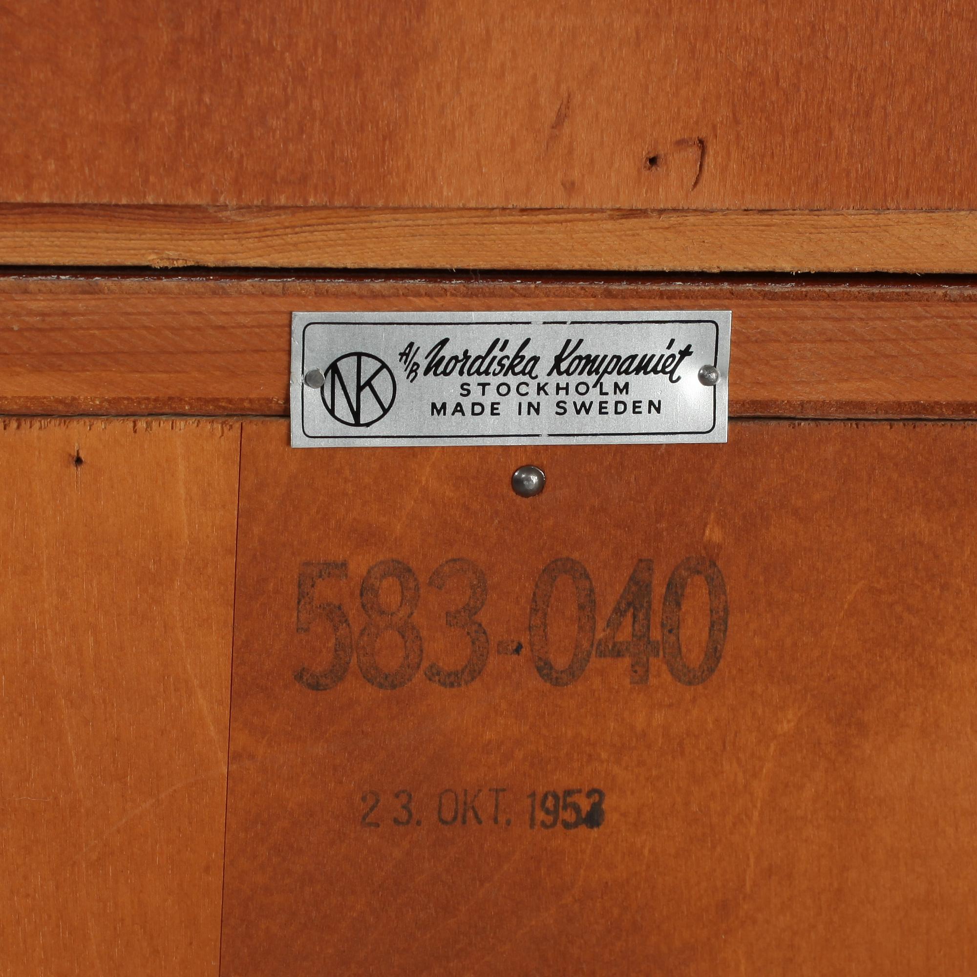 SKÅP, "589-029", David Rosén för Nordiska Kompaniets "FUTURA"-serie, Nyköping, 1950-tal, brickmärkt.