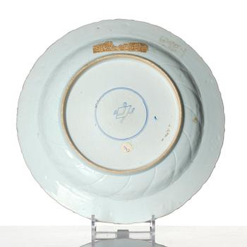 A large famille verte dish, Qing dynasty, Kangxi (1662-1722).