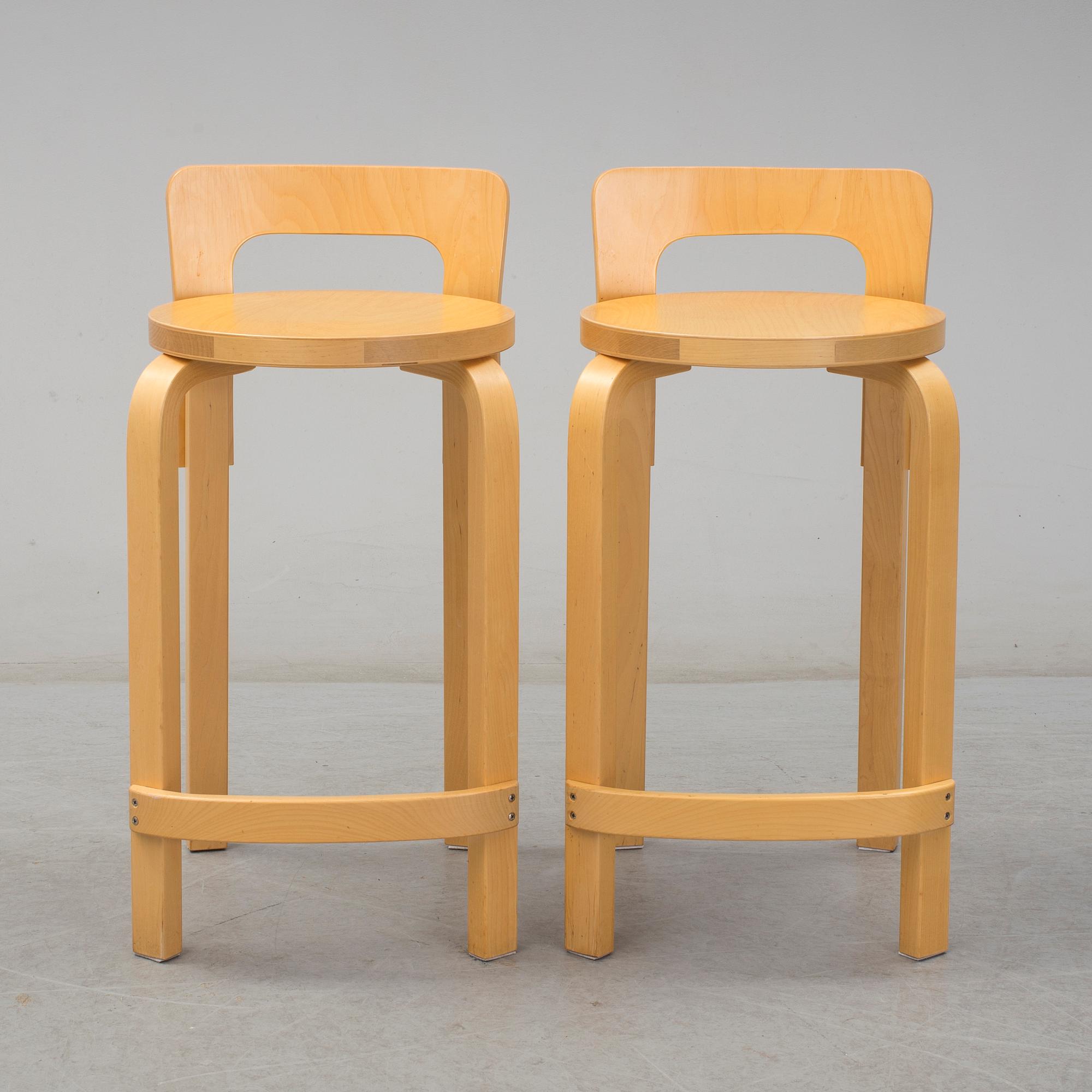 ALVAR AALTO, barstolar, ett par, modell K65, Artek, Finland, 1900-talets slut, modellen formgiven 1935.