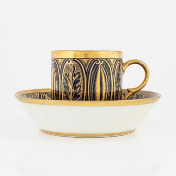 Kopp med fat, porslin, Frankrike, 1800-tal.