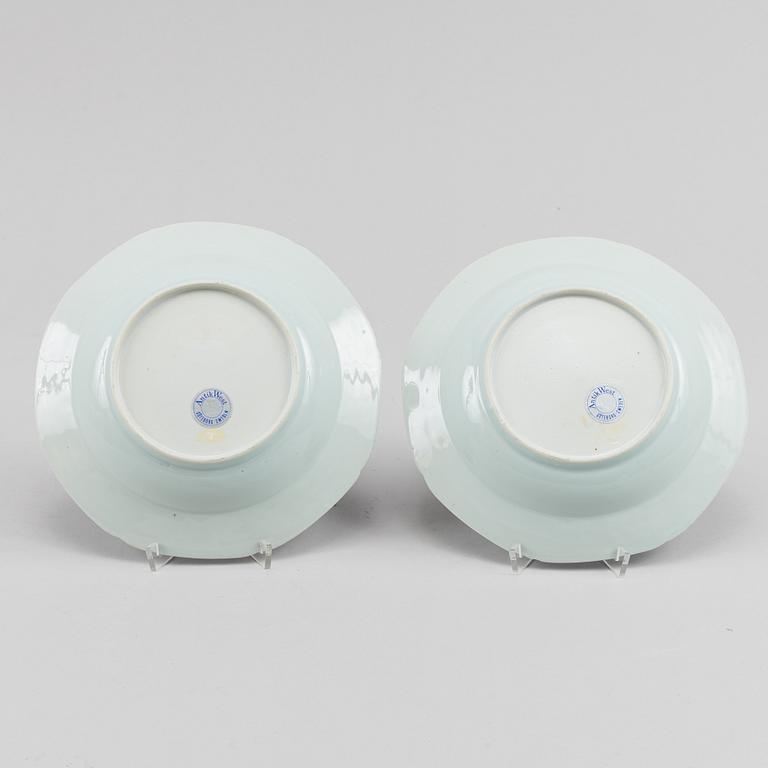 A blue and white dish and two soup dishes, Qing dynasty, Qianlong (1736-95).