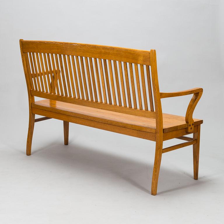 An early 20th century sofa for Billnäs.