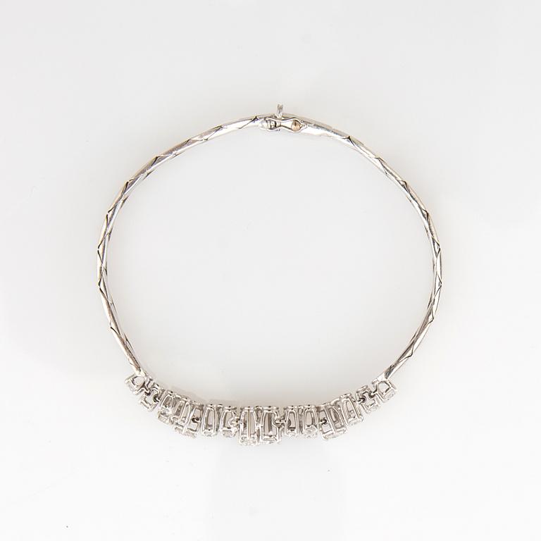 Armband 18K vitguld med diamanter ca 2,21 ct.