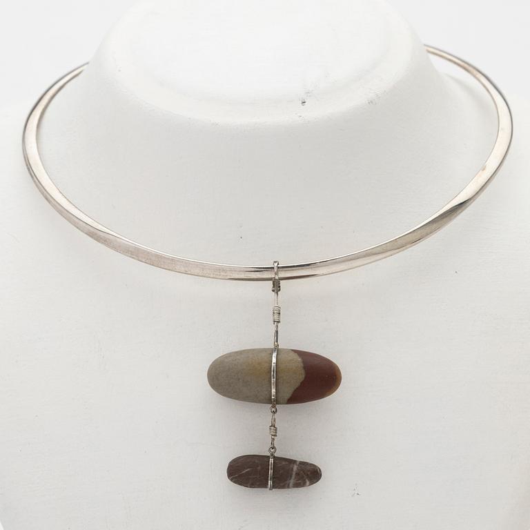 Vivianna Torun Bülow-Hübe, Necklace with two pendants.