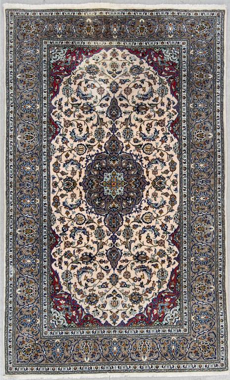 MATTA, old, Keshan, ca 240 x 149 cm.