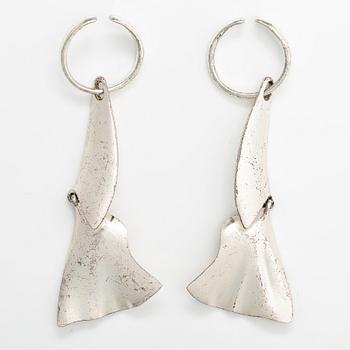 Zoltan Popovits, A pair of sterling silver earrings "Lilia Tigris". Lapponia 1995.