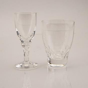 Ingeborg Lundin, glass service 50 dlr "Carina", Orrefors second half of the 20th century.