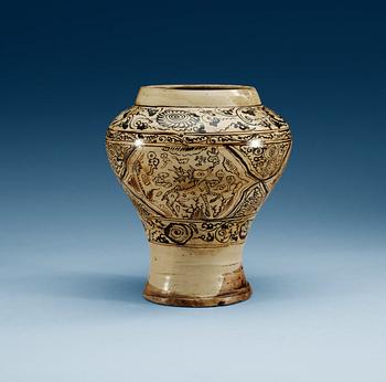 A Cizhou glazed vase, Ming dynasty.