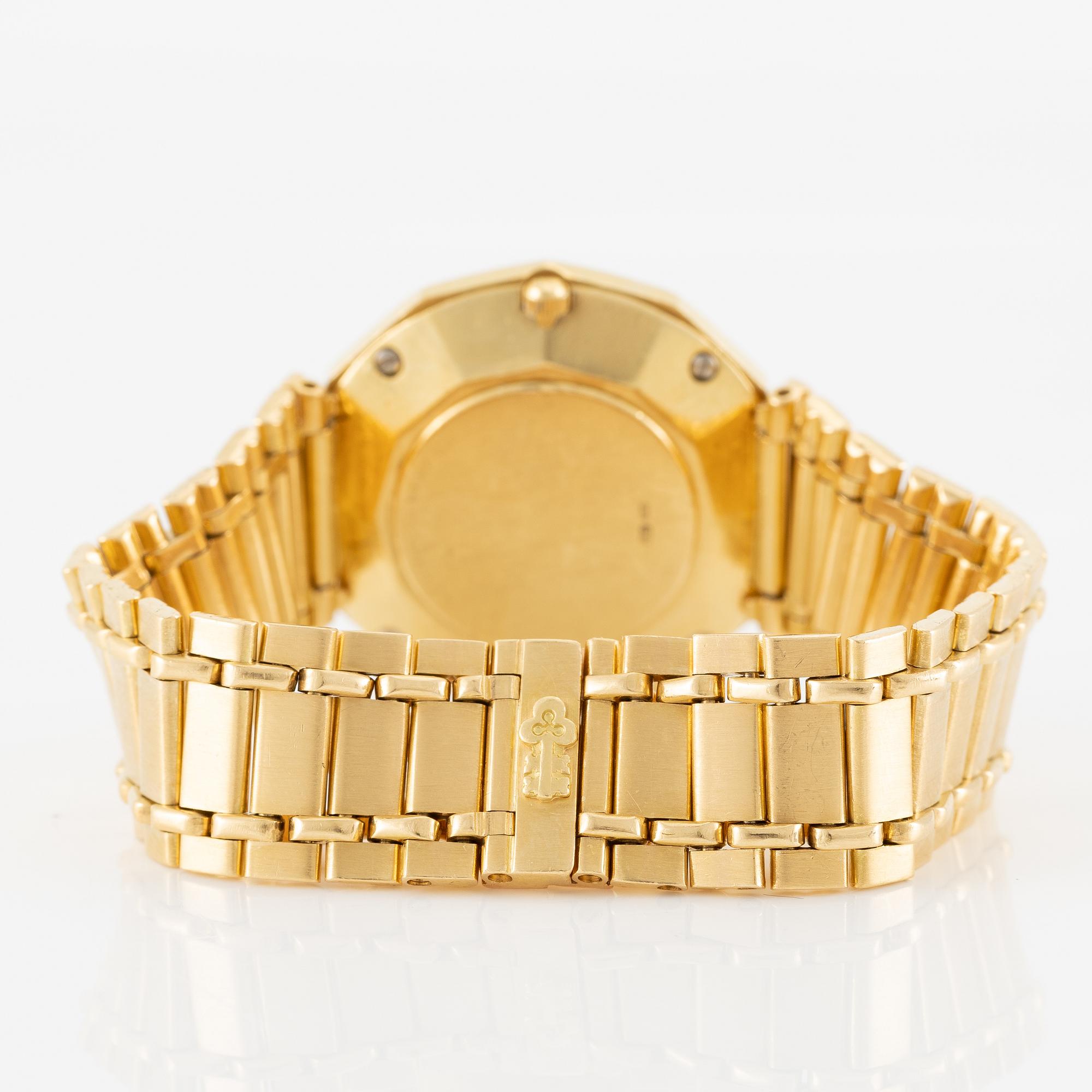 Corum, Admiral’s Cup, wristwatch, 34 mm.