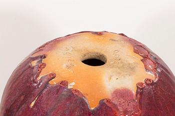 ULLA & GUSTAV KRAITZ, a glazed stoneware sculpture of an apple, Fogdarp, Förslöv, Sweden 2005.