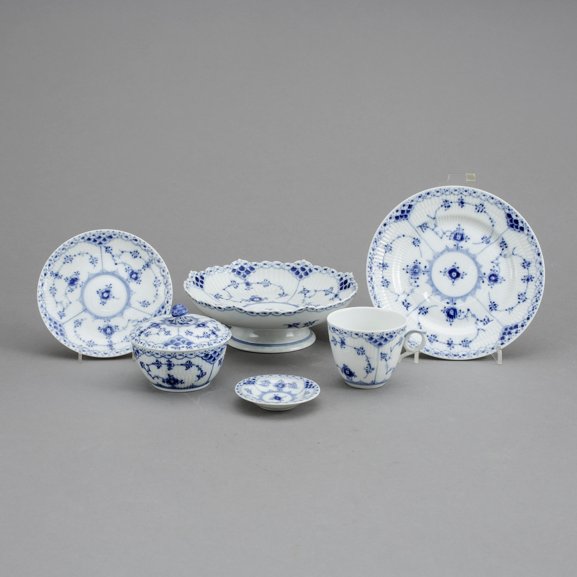KAFFESERVIS, 27 delar, porslin, "Musselmalet", Royal Copenhagen, 27+1 delar.