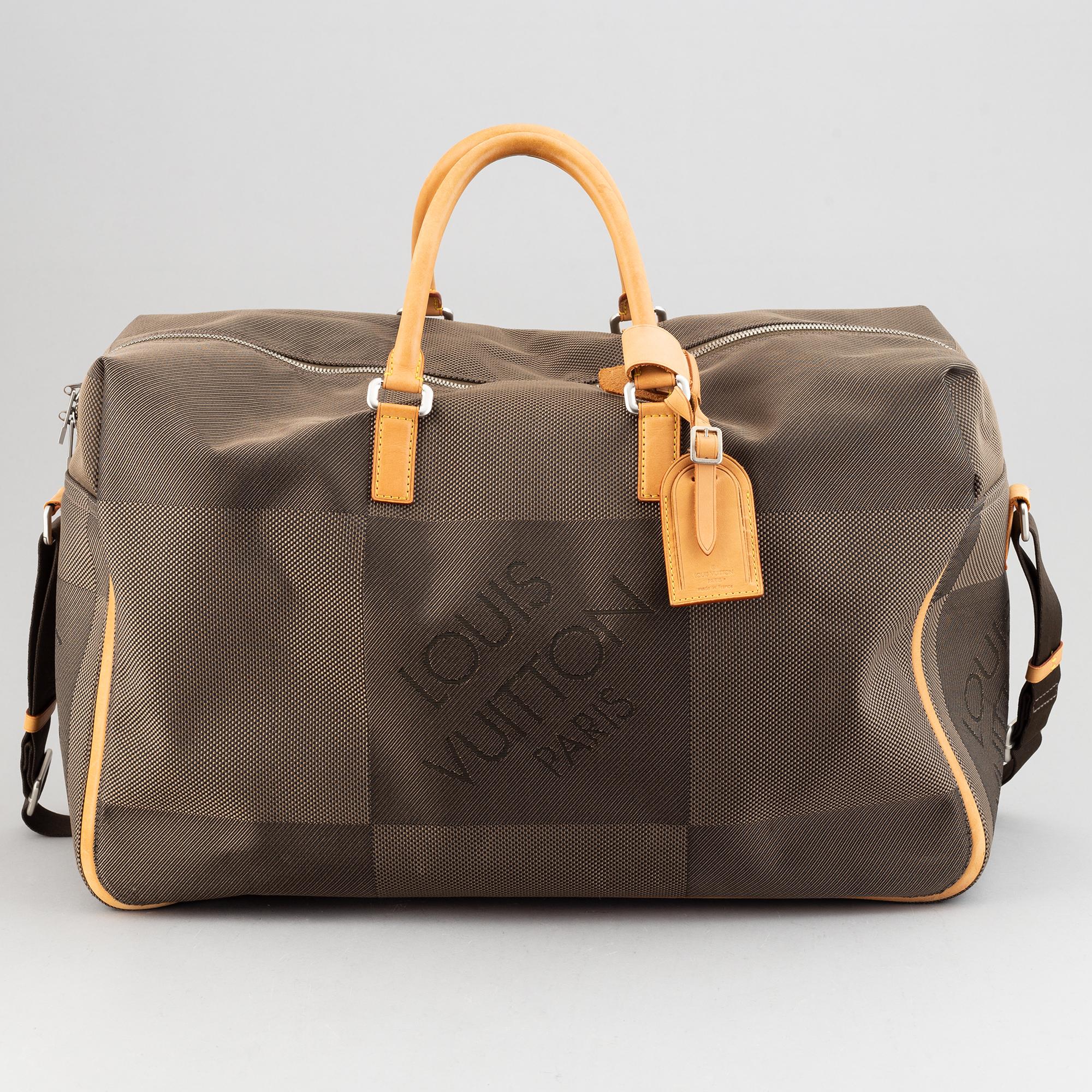 Louis Vuitton, weekendbag 'Souverain Keepall'.